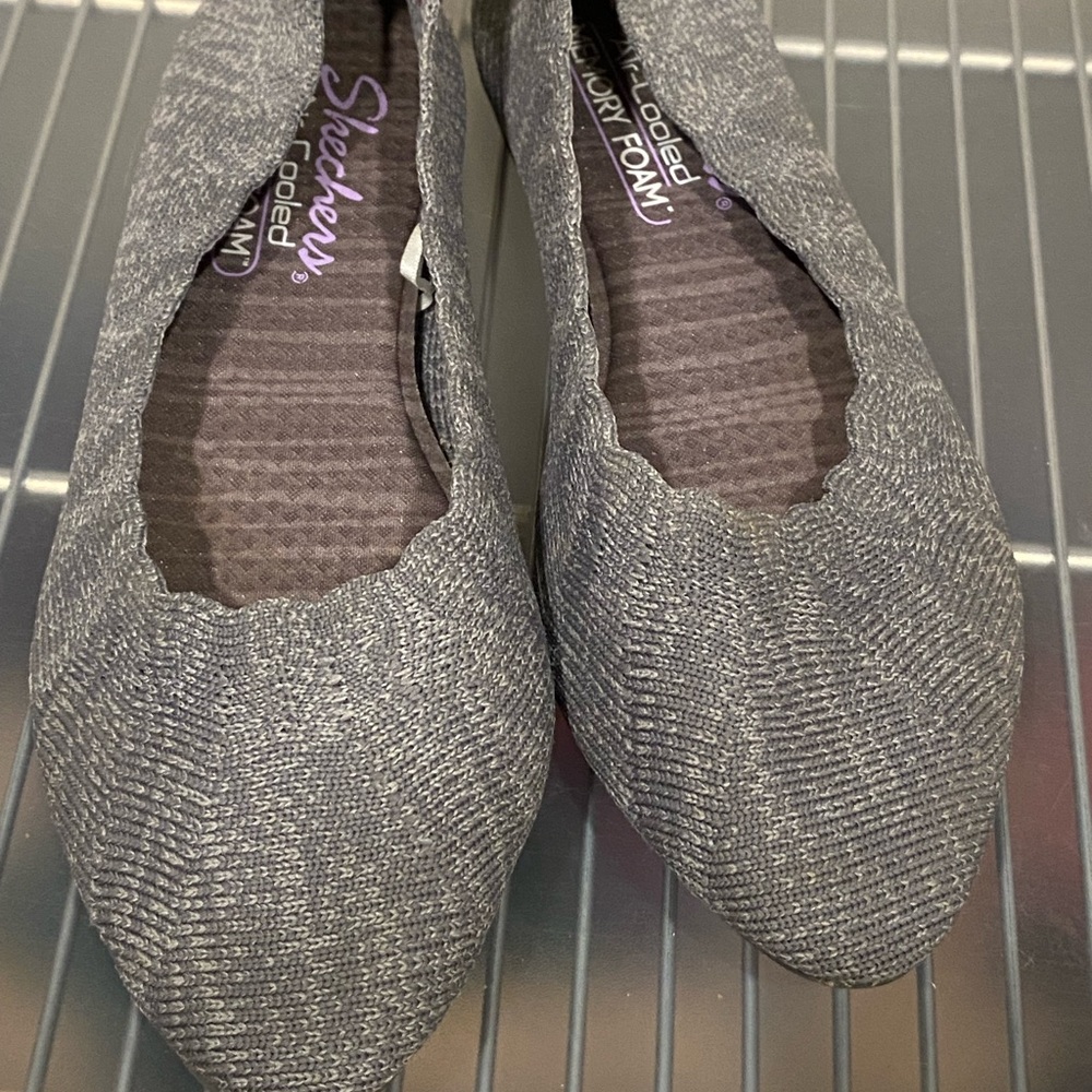 Skechers Gray Flats with Metallic Finish